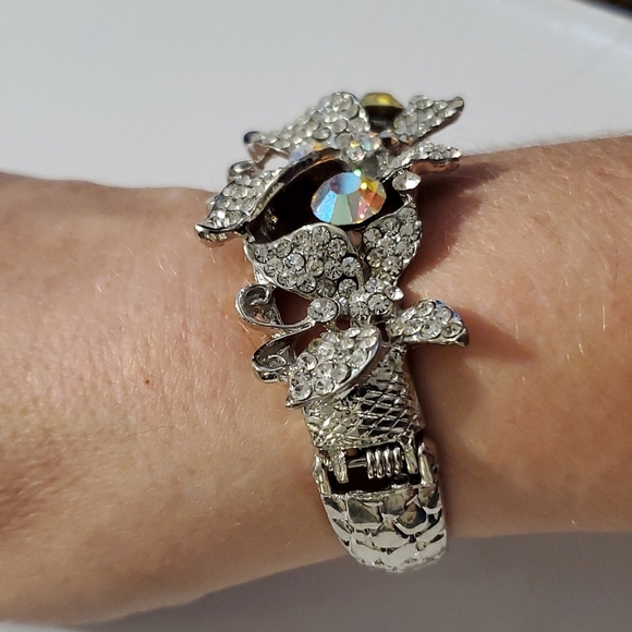 Butterfly Bracelet - Picture 5 of 6